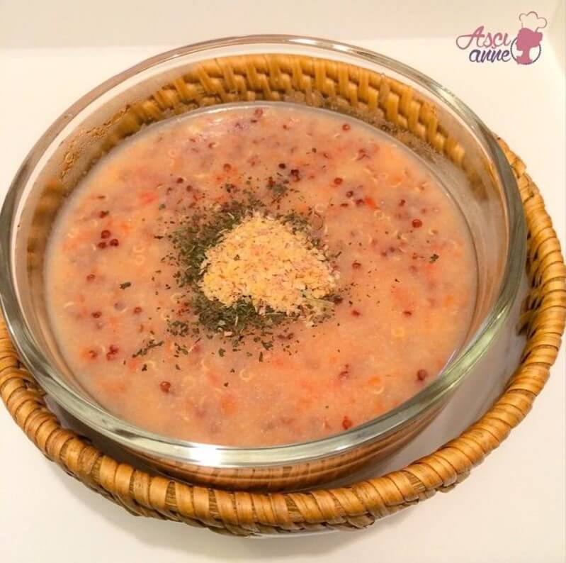 Rote Quinoa-Suppe (8+ Monate)